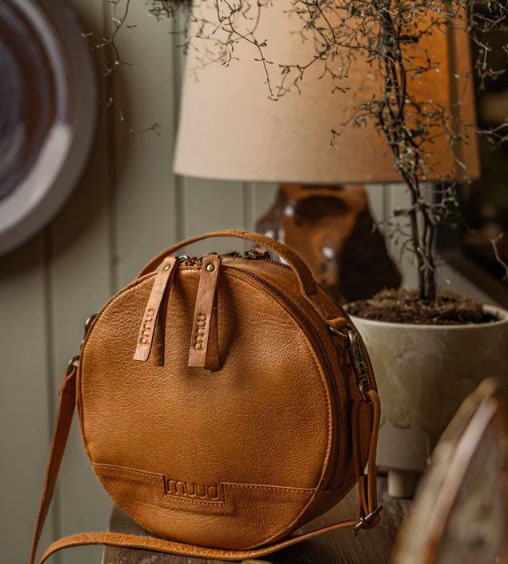 muud Bella  Cross - Body - Tasche aus hochwertigem Leder handgefertigt black, whisky