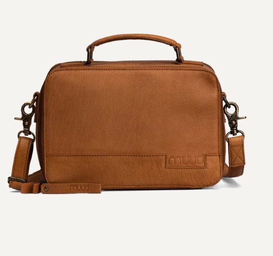 muud Lilly Projekttasche aus hochwertigem Leder handgefertigte Schultertasche Farbe black whisky