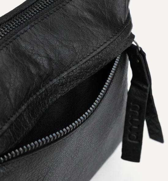 muud Vadsø Projekttasche hochwertiges Leder handgefertigte Umhängetasche black whisky