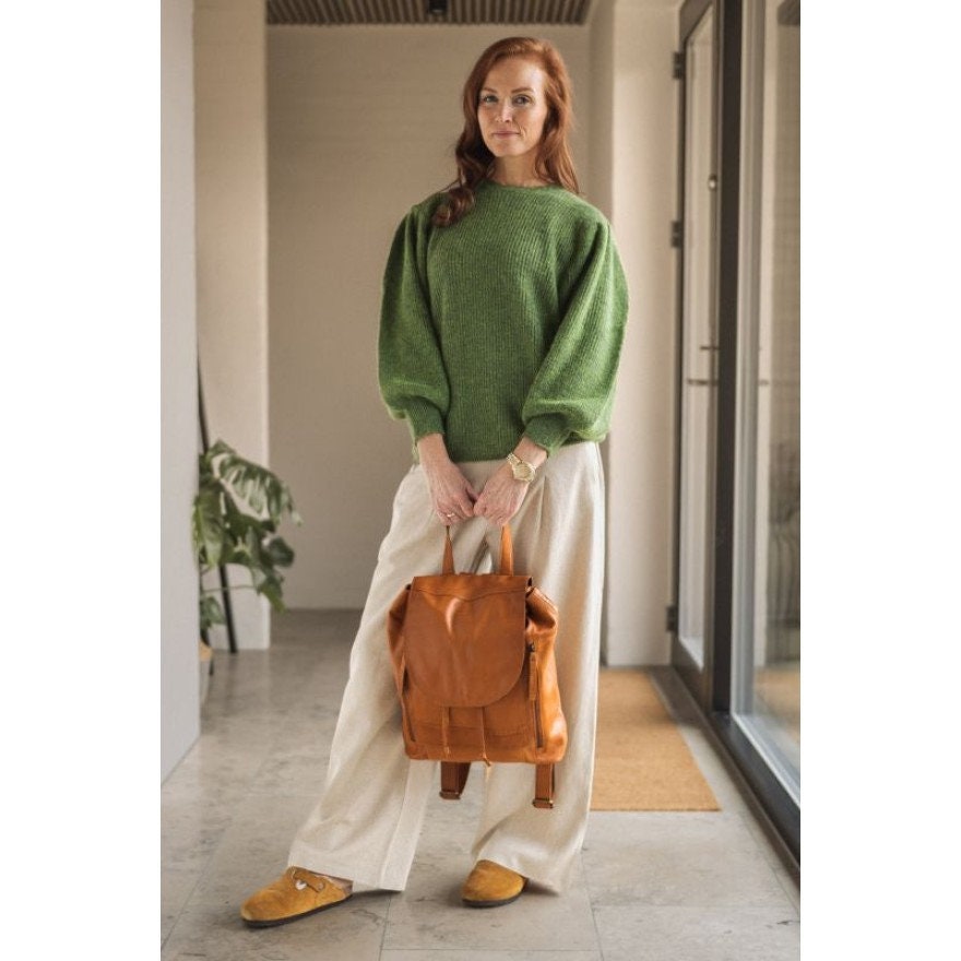 muud Gimo Rucksack aus hochwertigem Leder handgefertigt Farbe black whisky