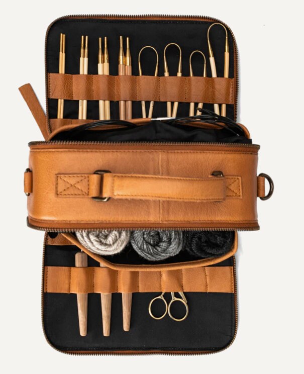 muud Lilly Projekttasche aus hochwertigem Leder handgefertigte Schultertasche Farbe black whisky