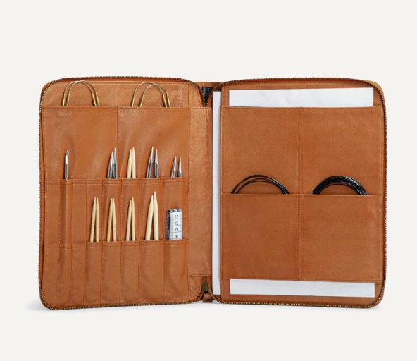 muud Göteborg Case aus hochwertigem Leder handgefertigtes Stricketui Farben black whisky