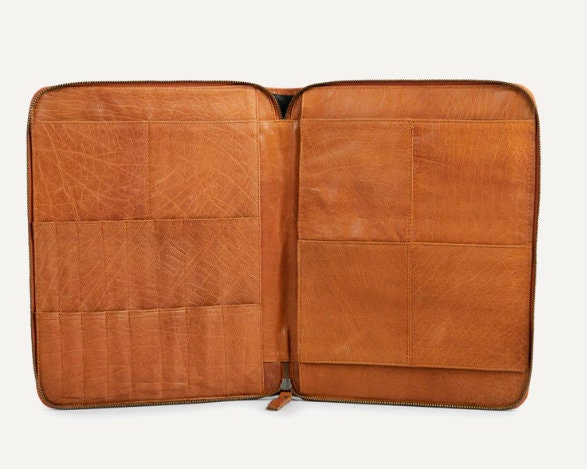 muud Göteborg Case aus hochwertigem Leder handgefertigtes Stricketui Farben black whisky