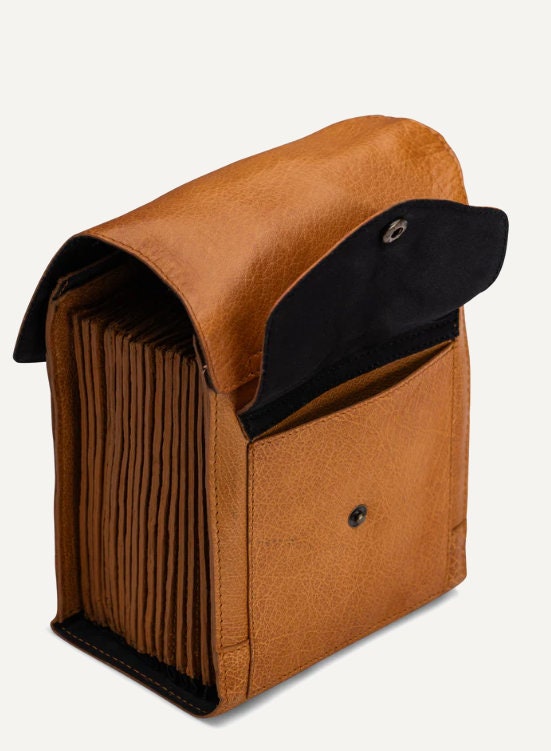 muud Betina XL Case Nadeletui aus hochwertigem Leder handgefertigtes Stricketui black whisky rich brown