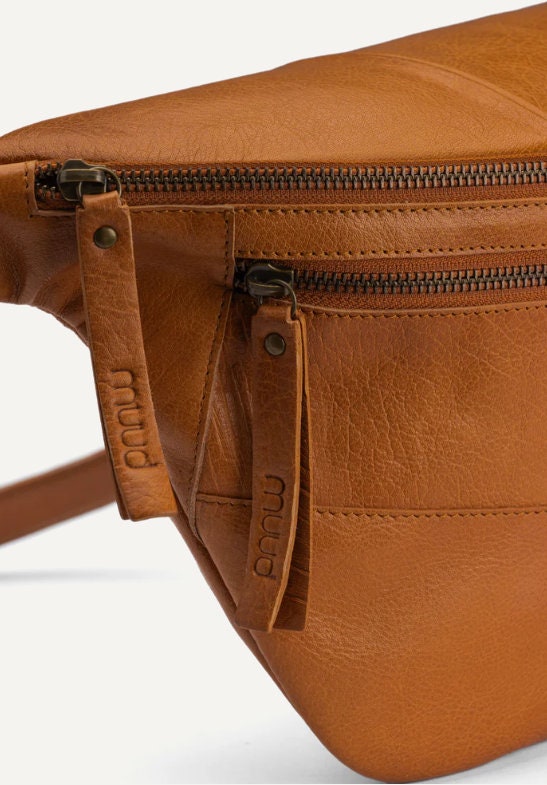 muud Vegas XL Gürteltasche Leder handgefertigte Umhängetasche Crossbody black whisky