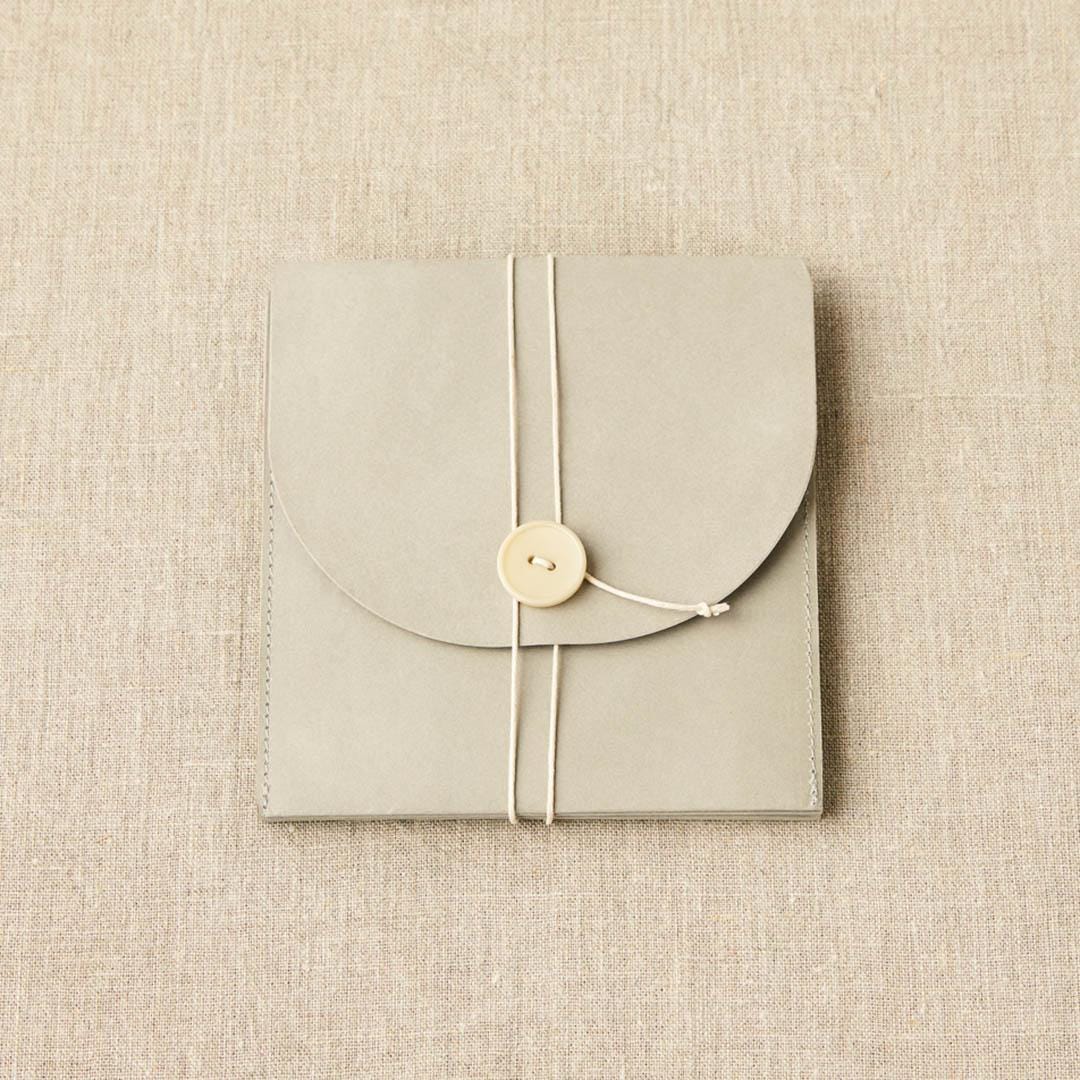 CocoKnits Projekt Wallet Projekttasche Zieharmonika Tasche grau grey braun kraft Zubehör