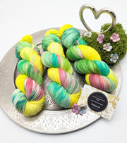 Handgefärbte Sockenwolle 4-fach SockYarn 100g/420m Merino extrafine - "Shunshine Flowers" gelb grün