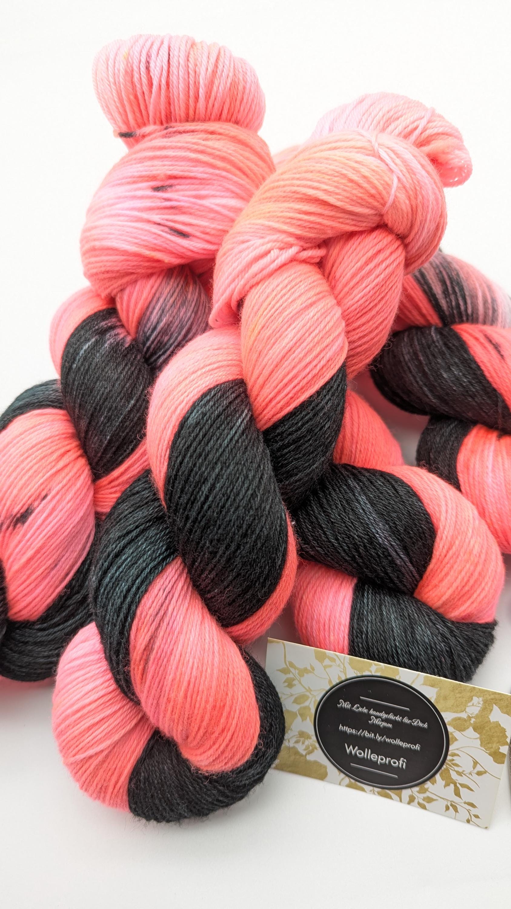 Handgefärbte Sockenwolle 4 fach High Twist 100g/400m LL Merino extrafine "Halloween Party" Pink neon