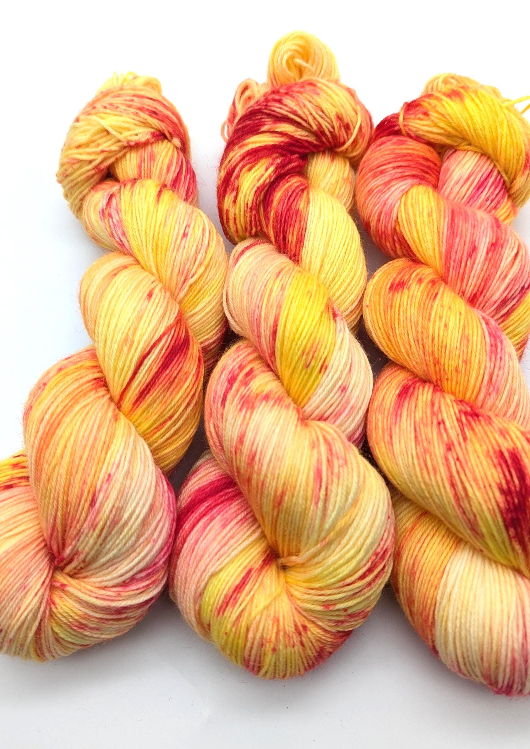 Handgefärbte Sockenwolle 4- fach 100g/420m "Candy Sweets" pink gelb Speckel mulesingfrei handdyed