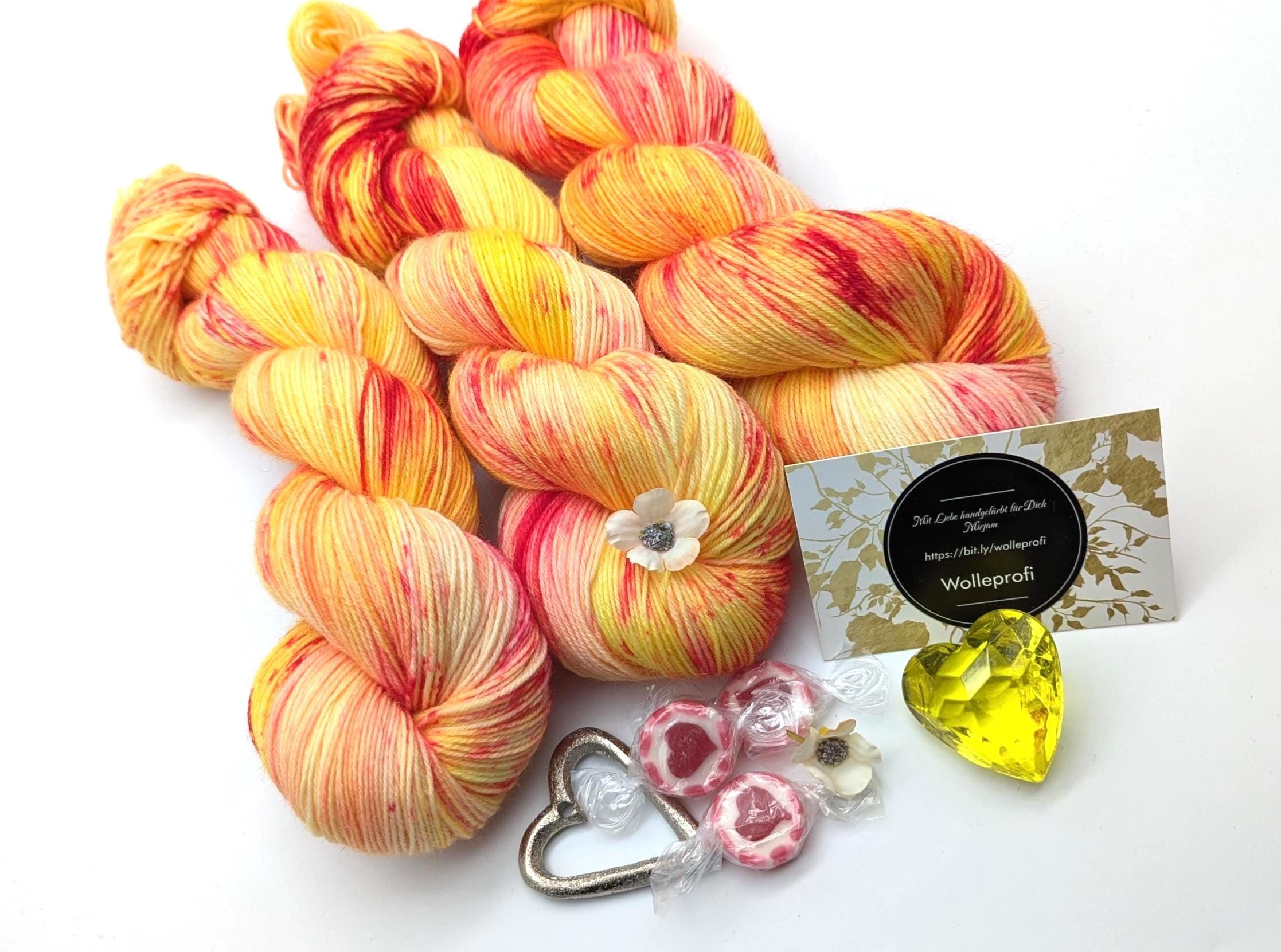 Handgefärbte Sockenwolle 4- fach 100g/420m "Candy Sweets" pink gelb Speckel mulesingfrei handdyed
