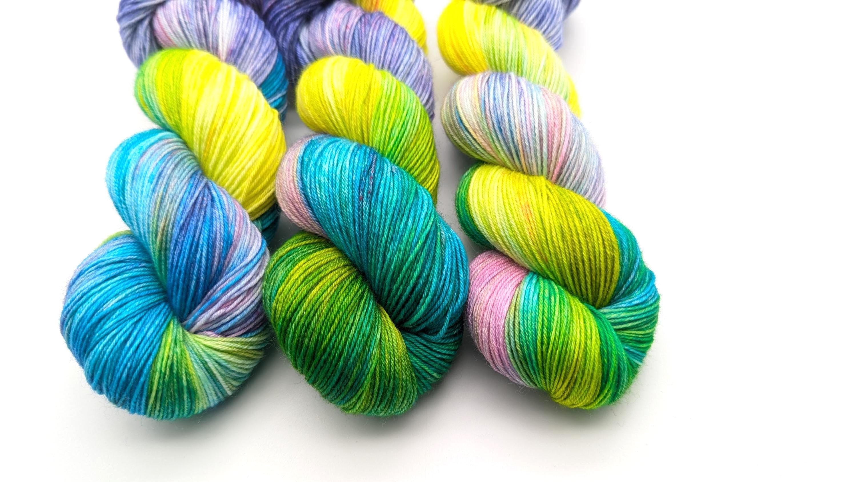 Handgefärbte Sockenwolle 4 fach 100g/420m LL Merino extrafine "Happy colours" handdyed