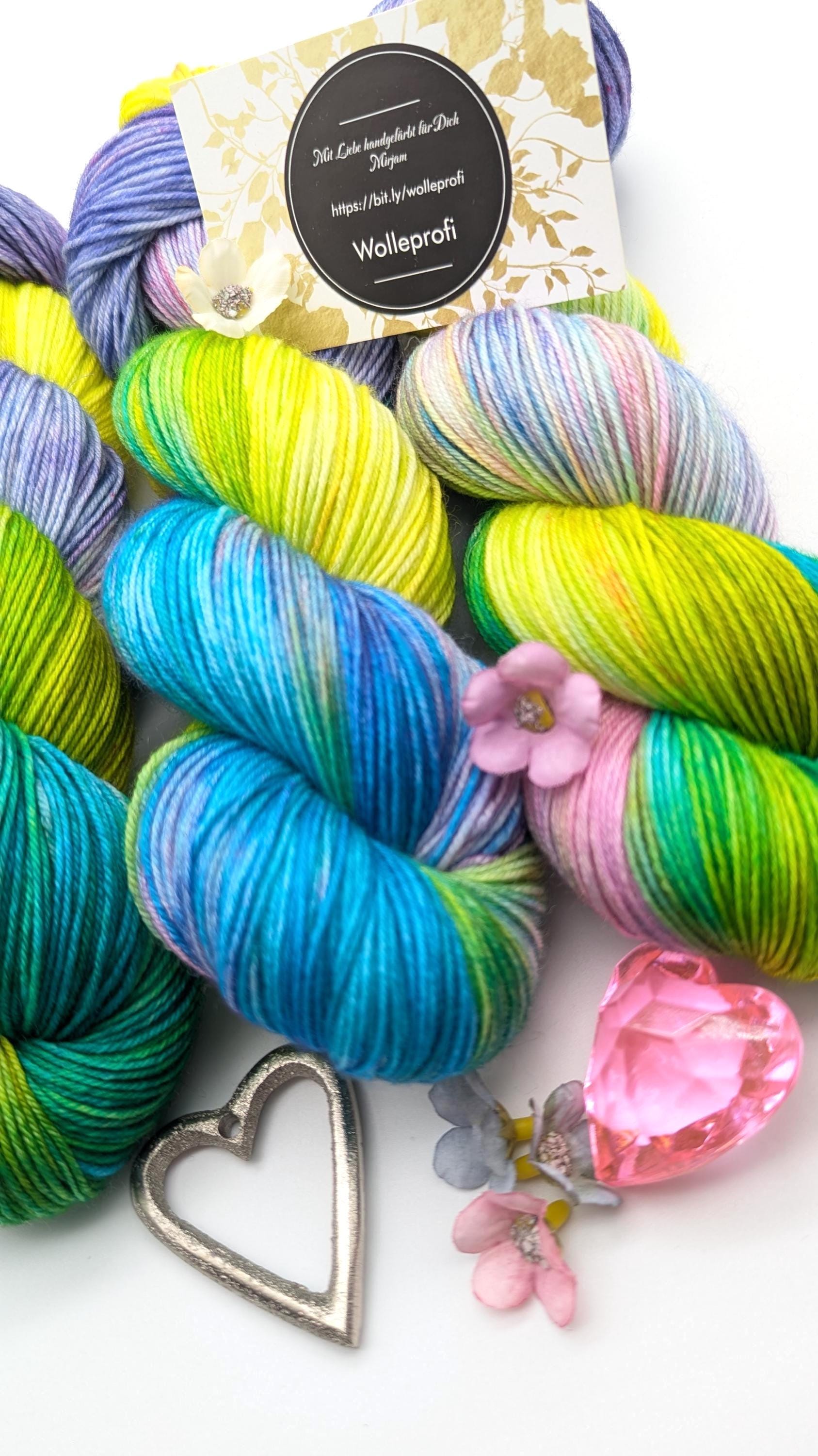 Handgefärbte Sockenwolle 4 fach LL 100g/420m LL Merino extrafine  "Happy Colours" mulesingfrei handdyed