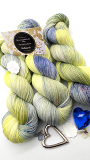 Handgefärbte Sockenwolle 4-fach LL 100g/420m Merino extrafine  "fein & zart"  gelb blau mulesingfrei