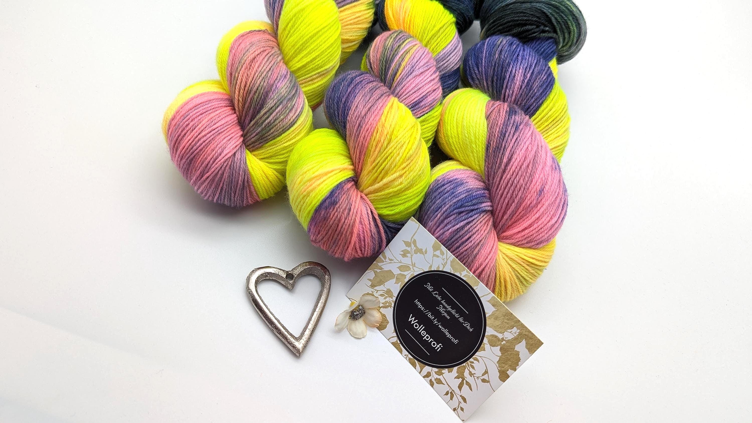 Handgefärbte Sockenwolle 4 fach High Twist 100g/400m Merino extrafine  "Happy Halloween" schwarz pink gelb