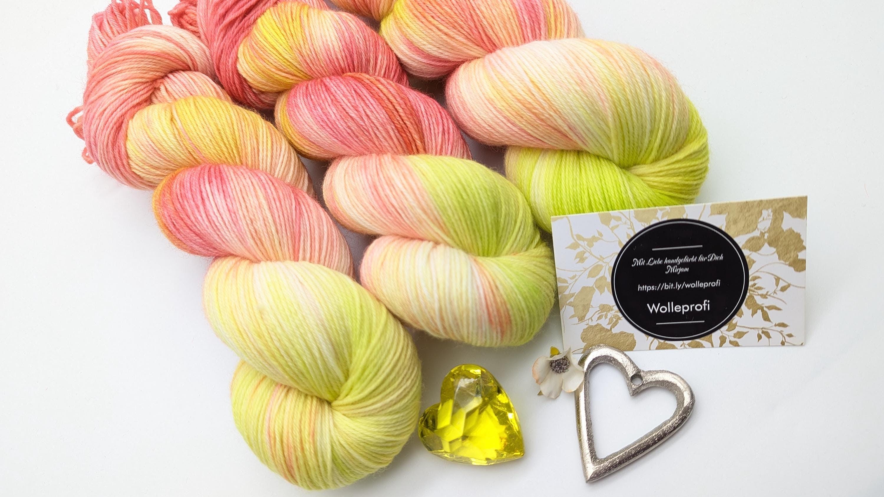 Handgefärbte Sockenwolle 4 fach High Twist 100g/400m LL Merino extrafine  "Fruchtsorbet" gelb rosa grün Stricken handdyed yarn mulesingfrei