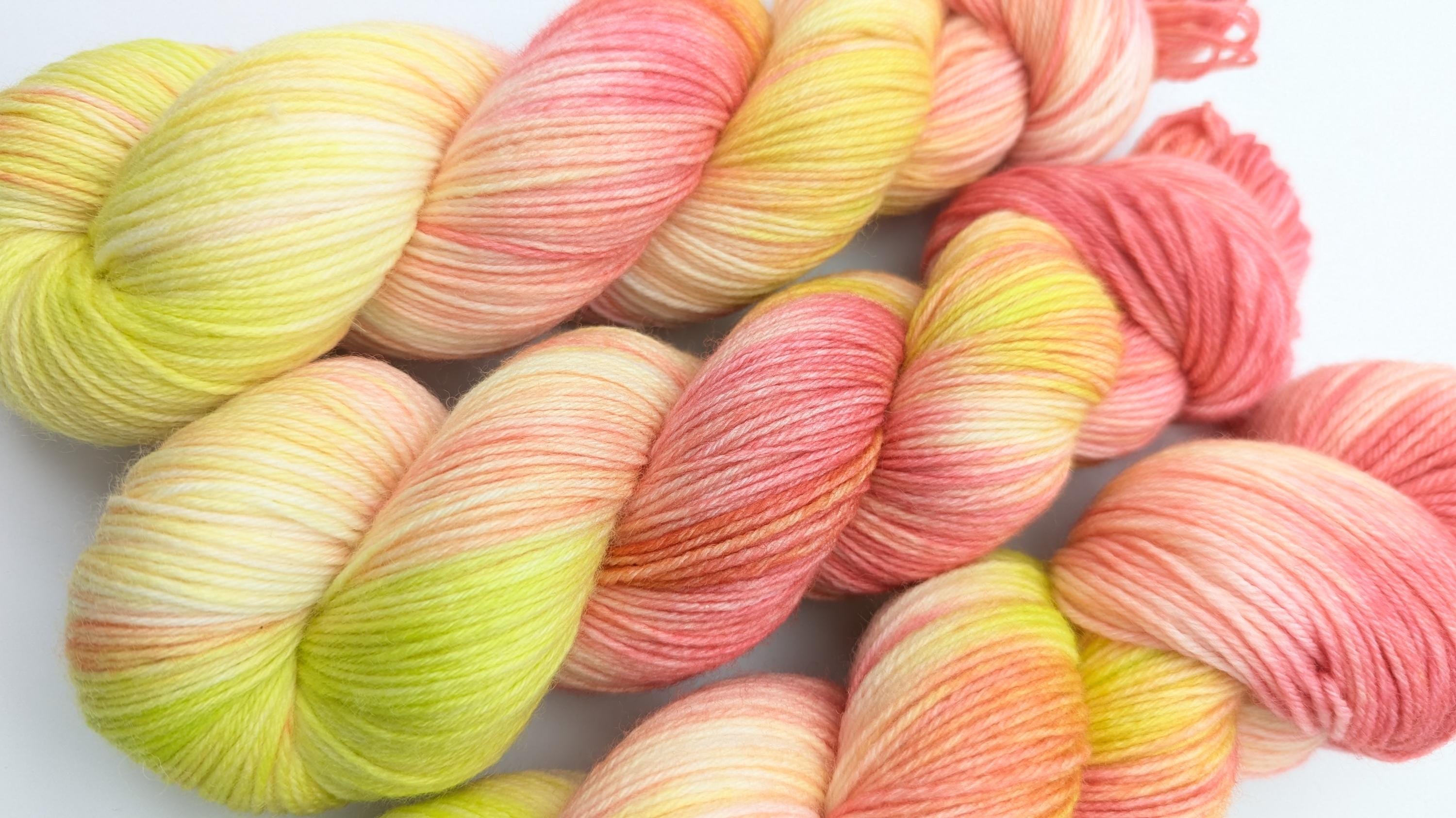Handgefärbte Sockenwolle 4-fach 100g/420m LL Merino extrafine "Fruchtsorbet" rosa gelb hellgrün