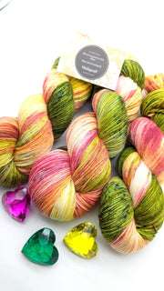 Handgefärbte Sockenwolle 4 fach High Twist 100g/400m Merino extrafine "Blumenwiese" gelb pink grün