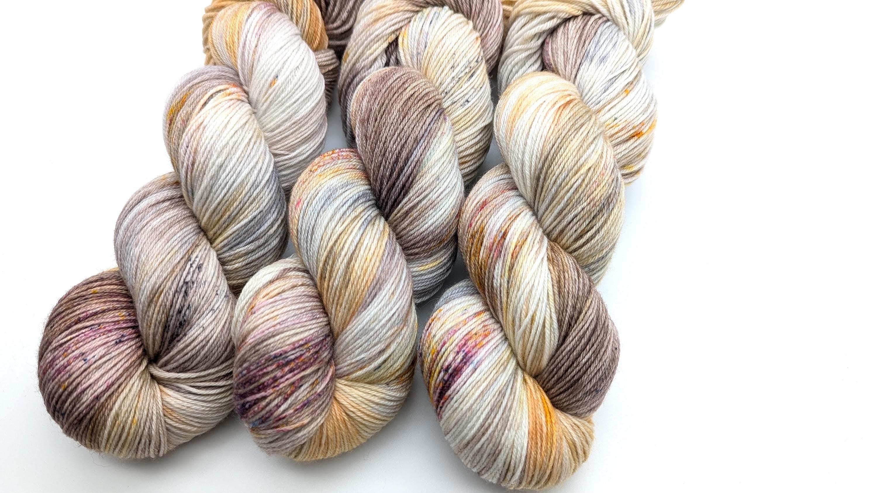 Handgefärbte Sockenwolle 4 fach High Twist 100g/400m Merino extrafine  "Boho Lady" natur handdyed