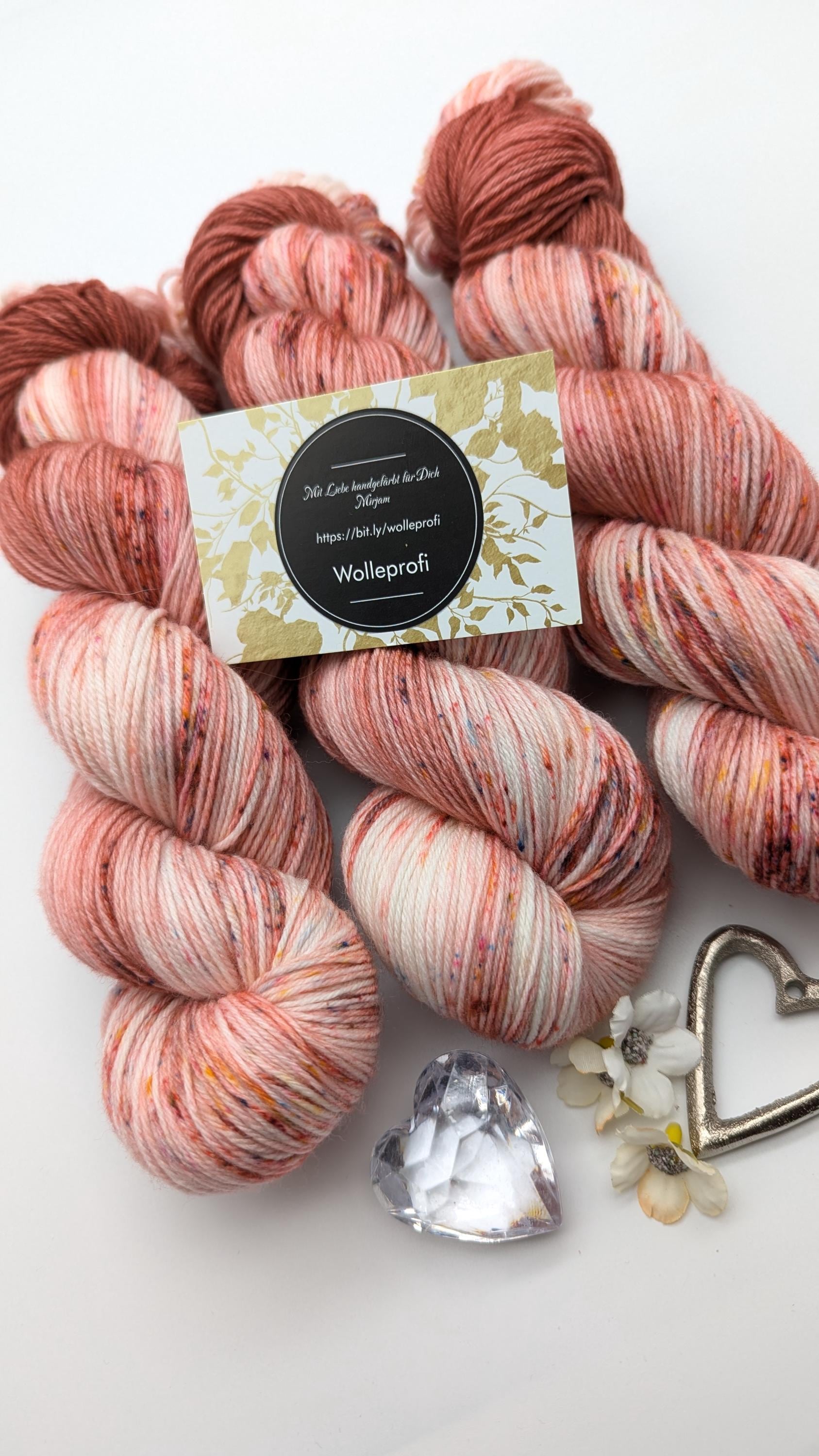 Handgefärbte Sockenwolle 4 fach High Twist 100g/400m Merino extrafine "Rosenholz" Speckels rotbraun