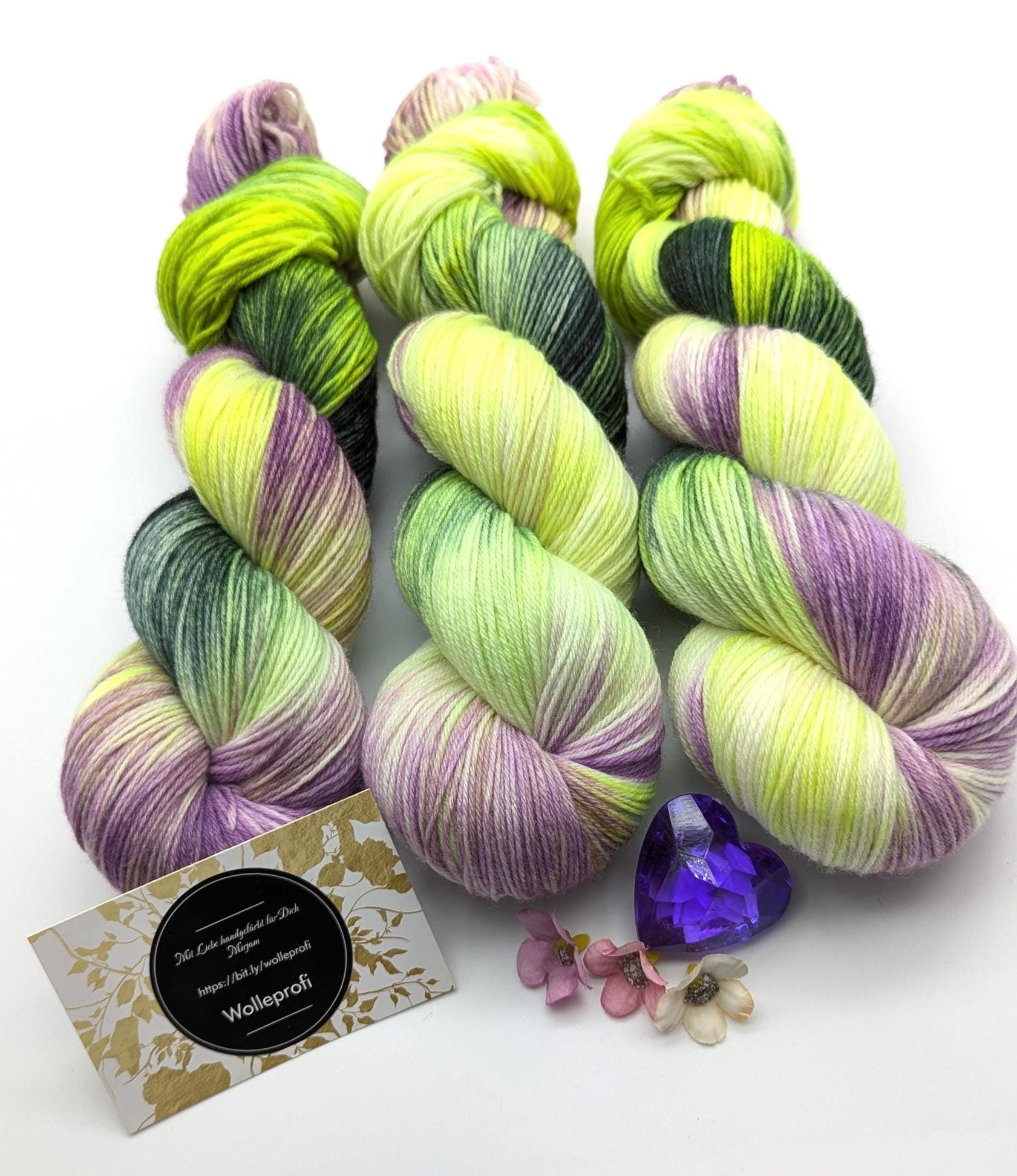 Handgefärbte Sockenwolle 4 fach High Twist 100g/400m LL Merino extrafine - "Halloween" 1 lila gelb mulesingfrei
