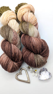 Handgefärbte Sockenwolle 4 fach High Twist 100g/400m Merino extrafine "Maronenbaum"braun natur