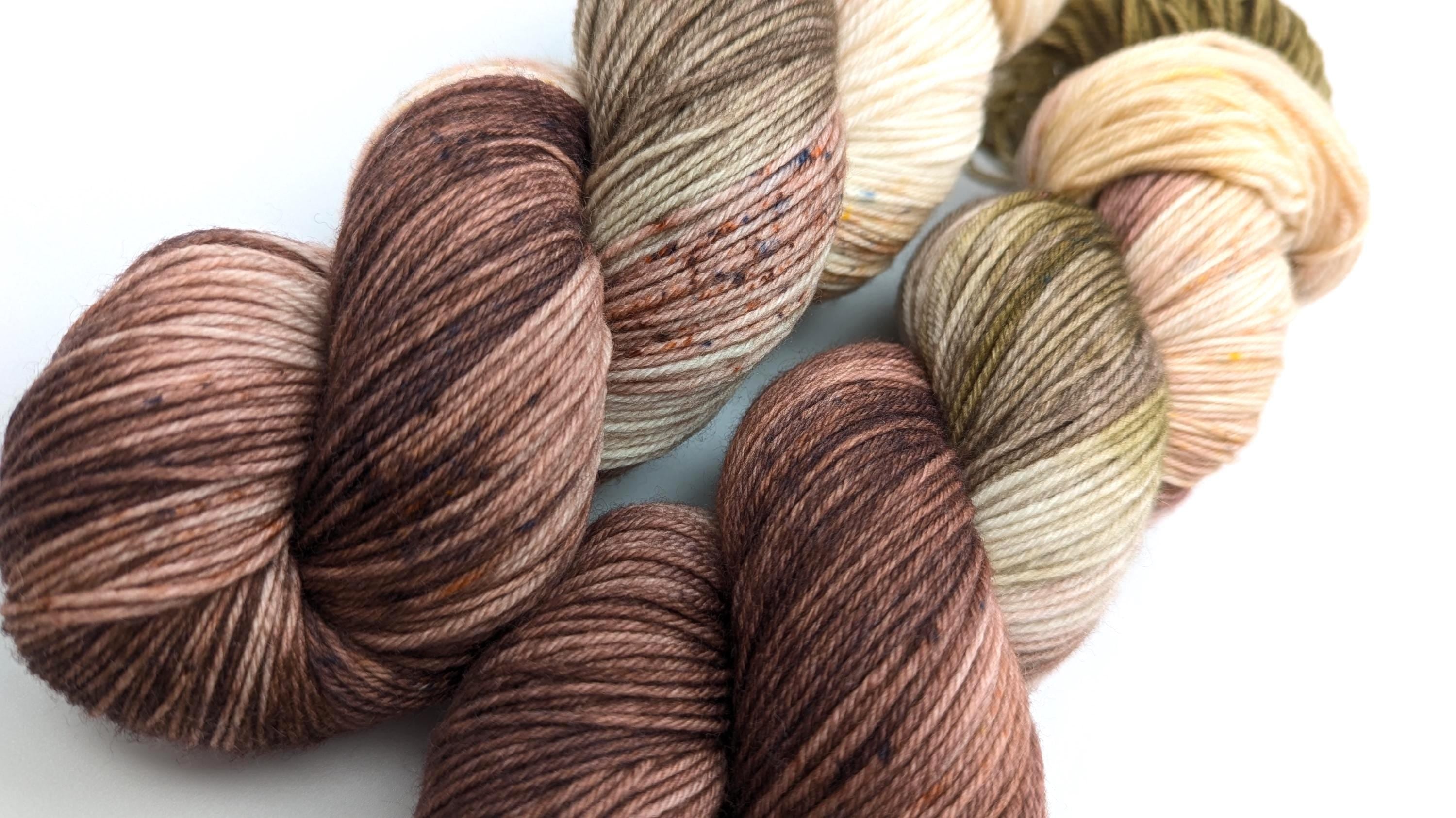 Handgefärbte Sockenwolle 4 fach High Twist 100g/400m Merino extrafine "Maronenbaum"braun natur