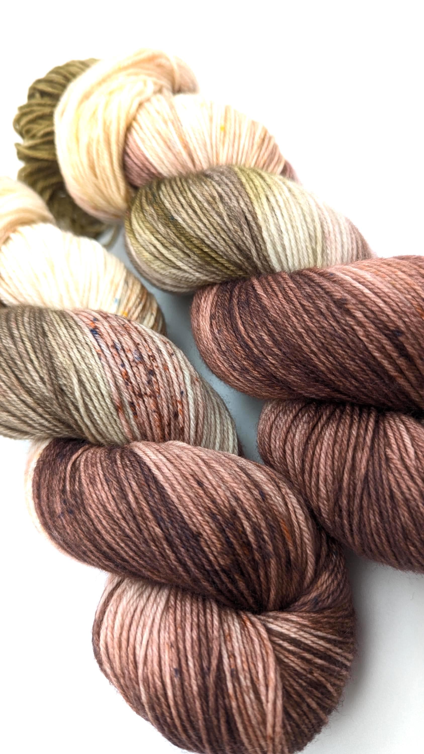 Handgefärbte Sockenwolle 4 fach High Twist 100g/400m Merino extrafine "Maronenbaum"braun natur