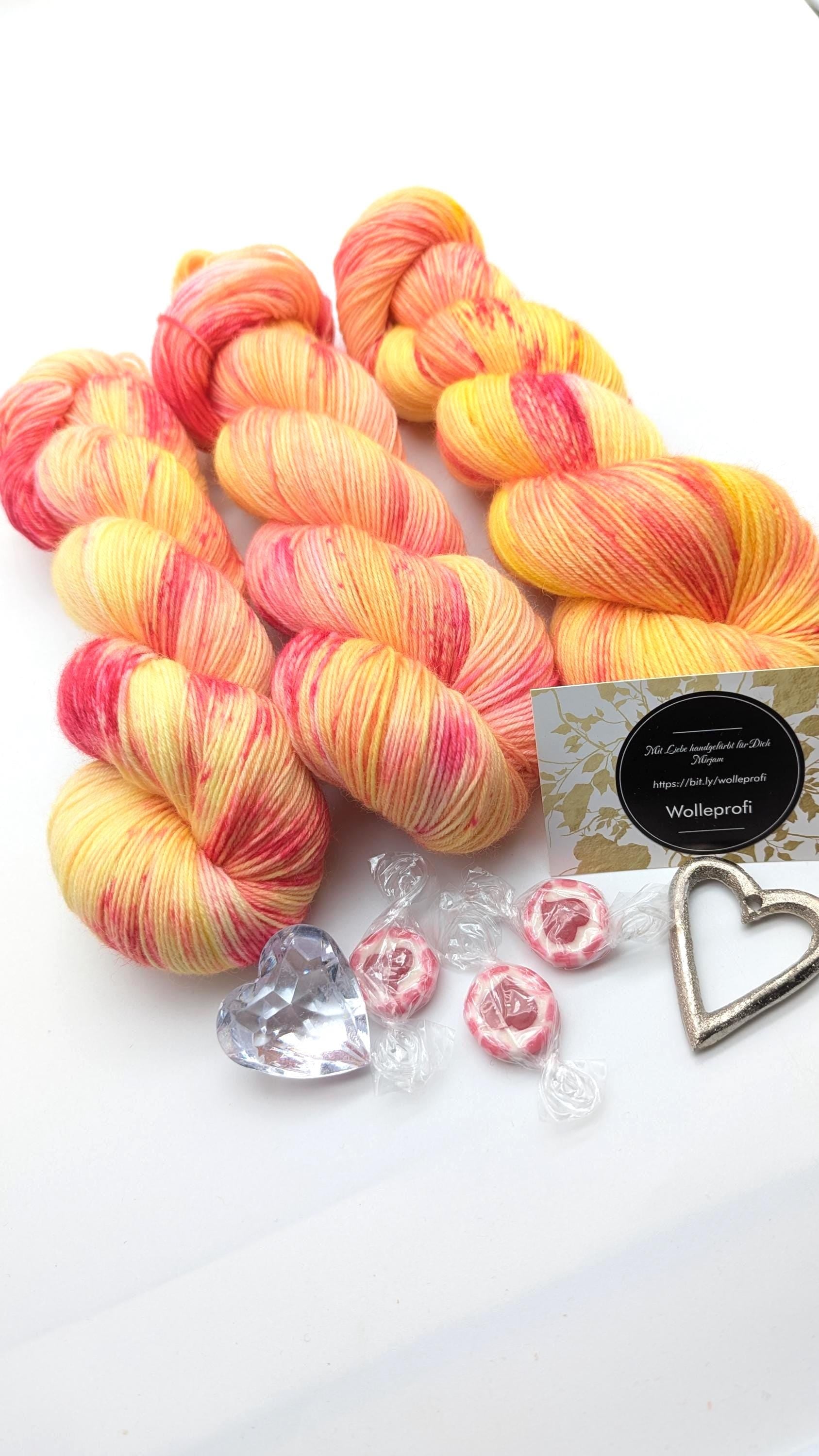 Handgefärbte Sockenwolle 4- fach 100g/420m "Candy Sweets" 3 pink gelb Speckels mulesingfrei handdyed
