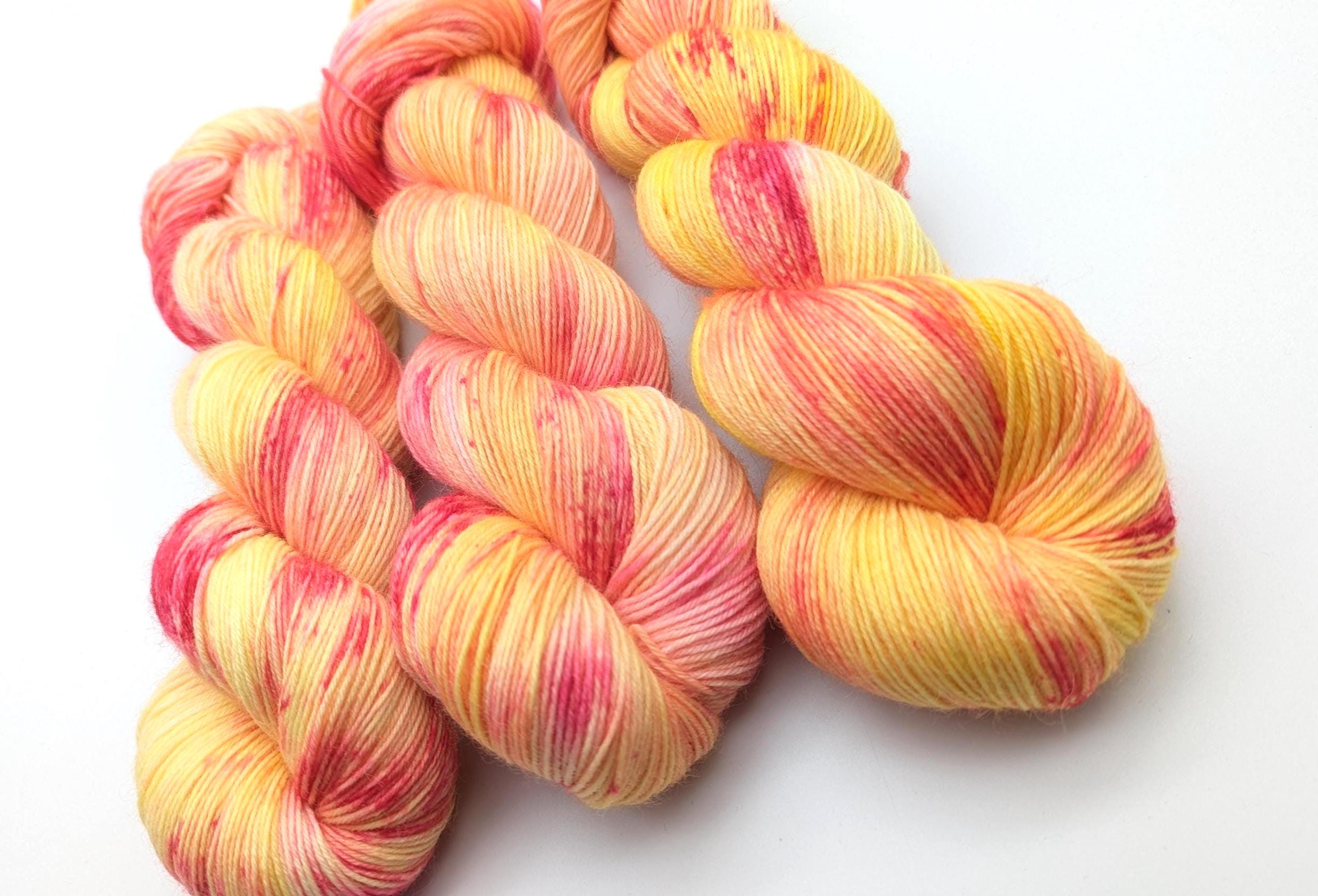 Handgefärbte Sockenwolle 4- fach 100g/420m "Candy Sweets" 3 pink gelb Speckels mulesingfrei handdyed