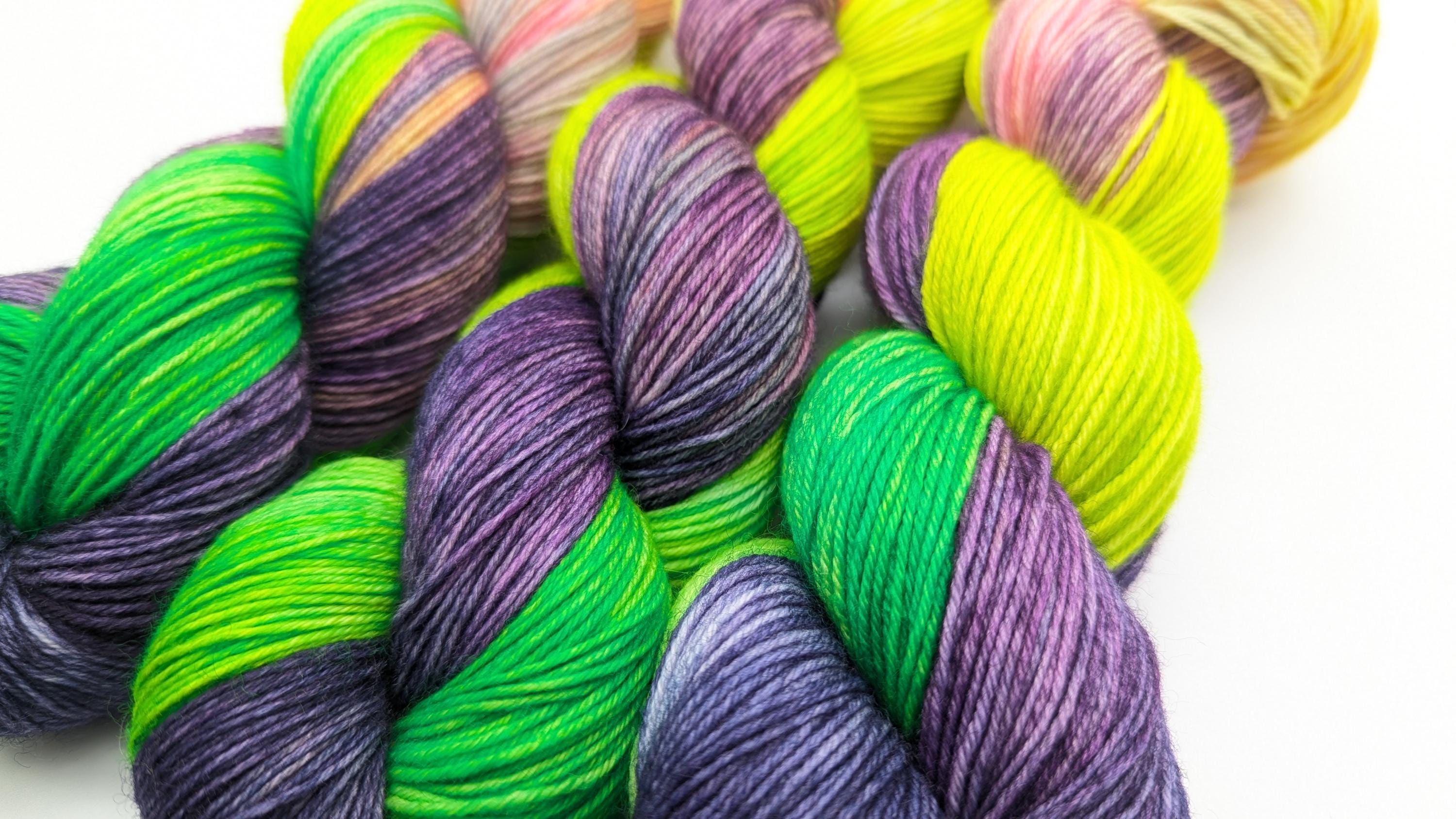 Handgefärbte Sockenwolle 4 fach Lazy Lion SockYarn 100g/420m Merino extrafine  "Happy colours" 2