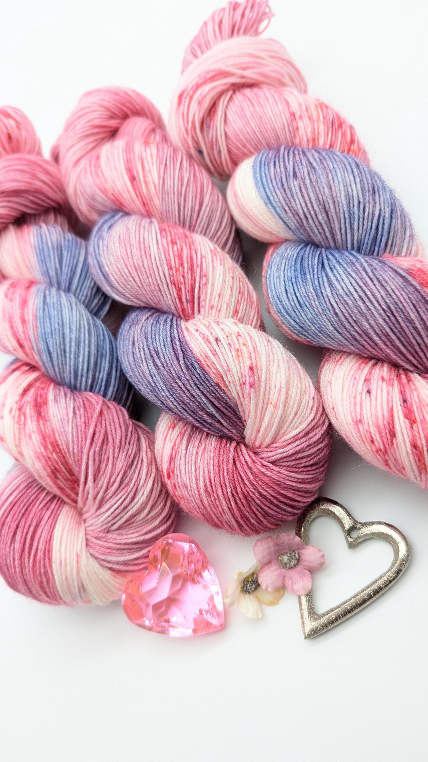 Handgefärbte Sockenwolle 4 fach Lazy Lion SockYarn 100g/420m Merino extrafine  "Pink Phantasy" pink lila weiß