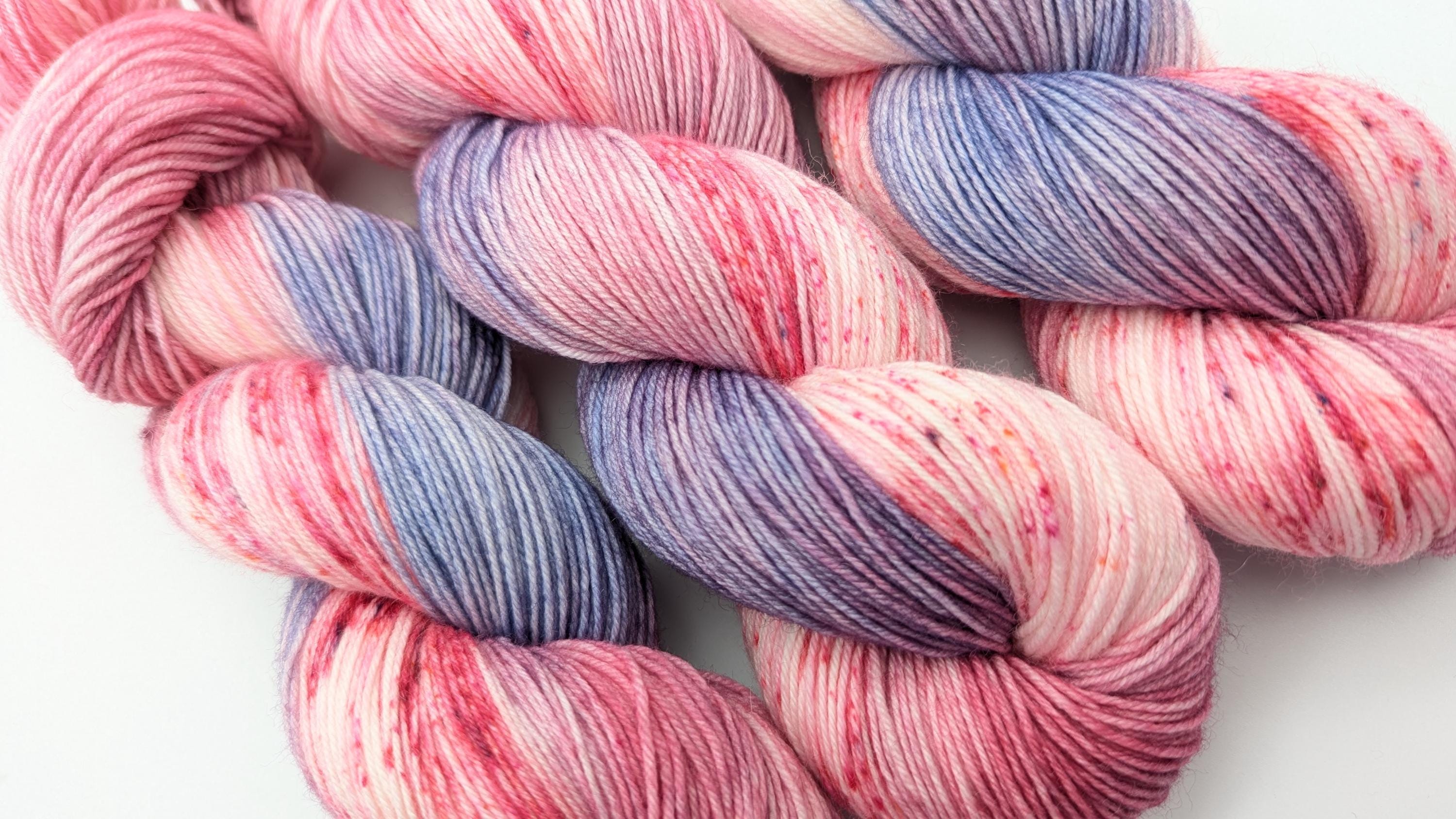 Handgefärbte Sockenwolle 4 fach Lazy Lion SockYarn 100g/420m Merino extrafine  "Pink Phantasy" pink lila weiß