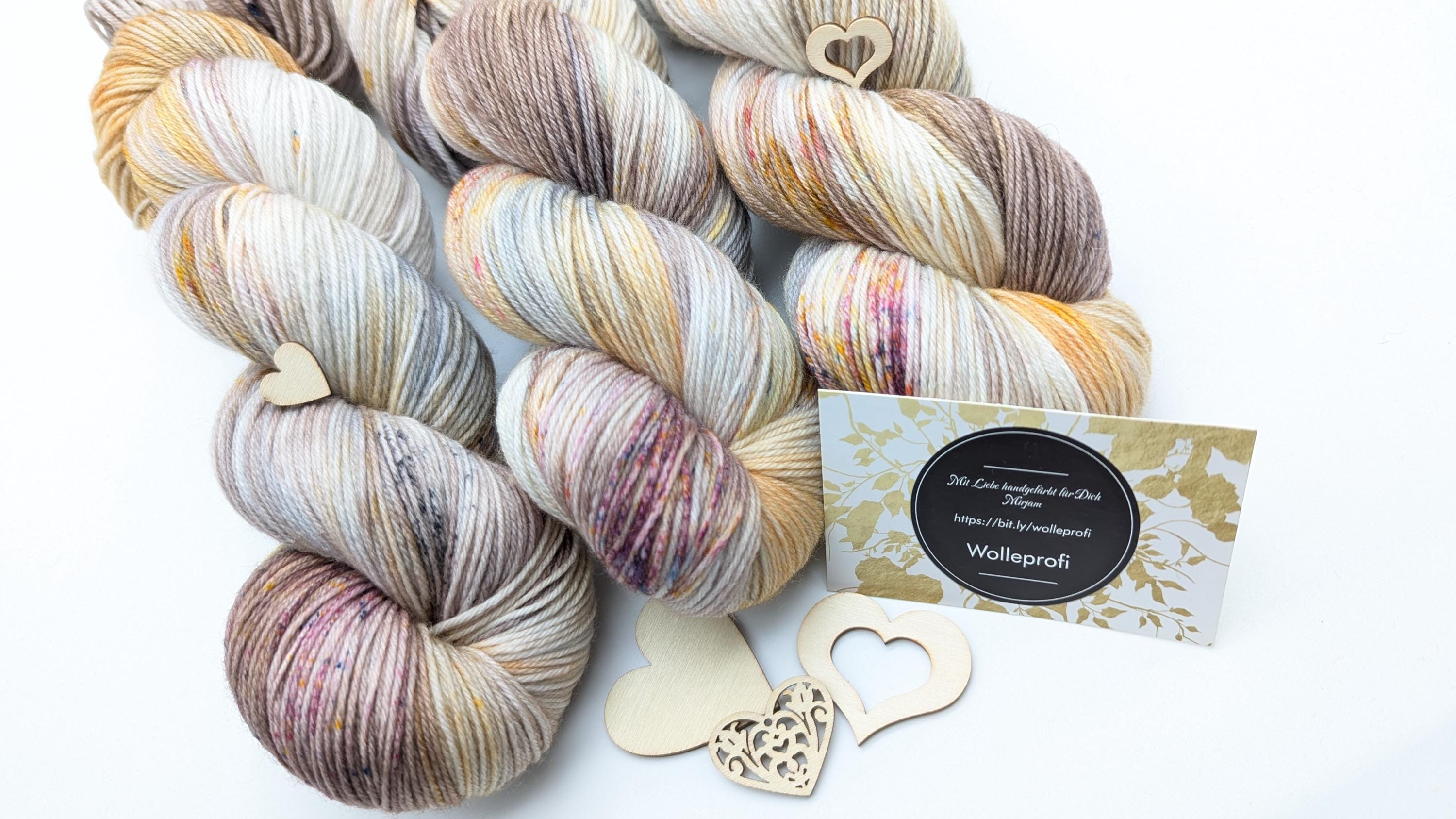 Handgefärbte Sockenwolle 4 fach High Twist 100g/400m Merino extrafine  "Boho Lady" natur handdyed