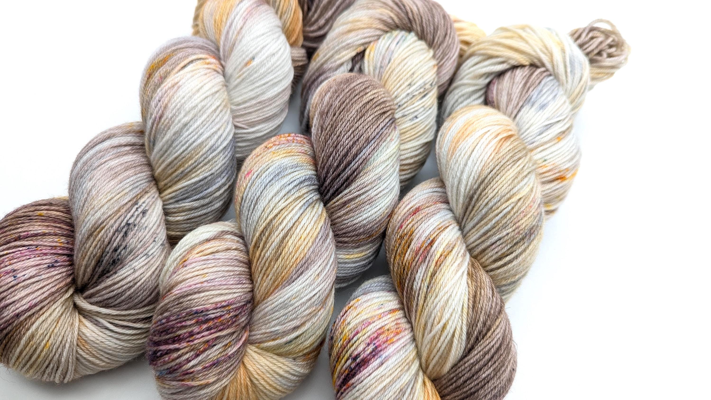 Handgefärbte Sockenwolle 4 fach High Twist 100g/400m Merino extrafine  "Boho Lady" natur handdyed