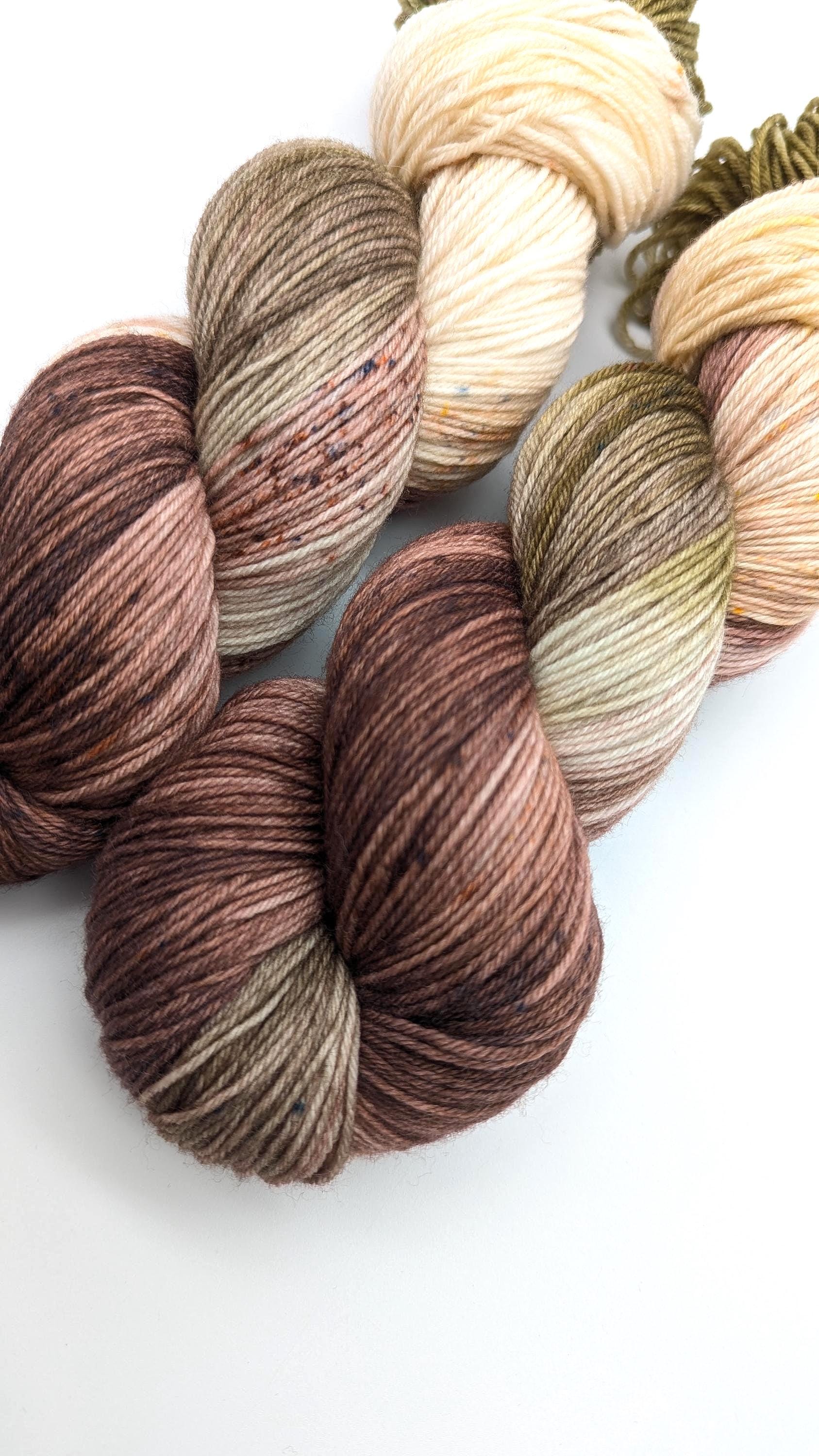 Handgefärbte Sockenwolle 4 fach High Twist 100g/400m Merino extrafine "Maronenbaum"braun natur