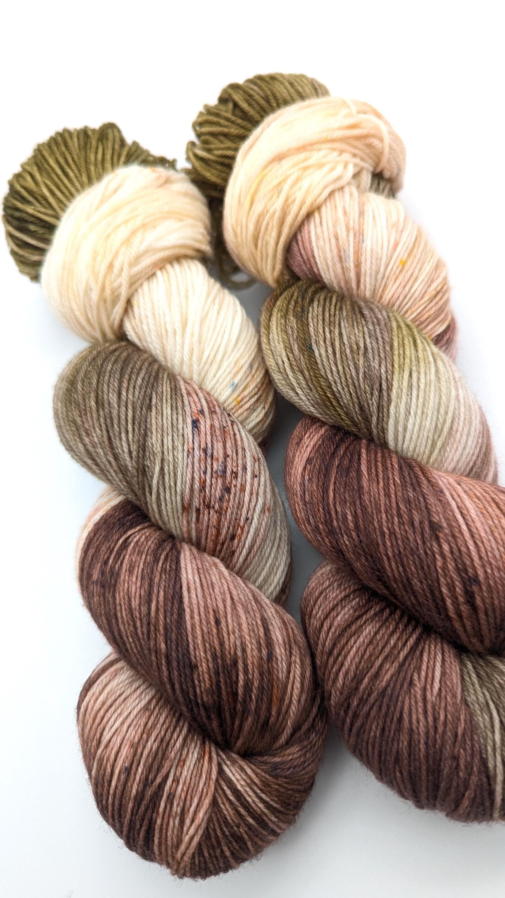 Handgefärbte Sockenwolle 4 fach High Twist 100g/400m Merino extrafine "Maronenbaum"braun natur